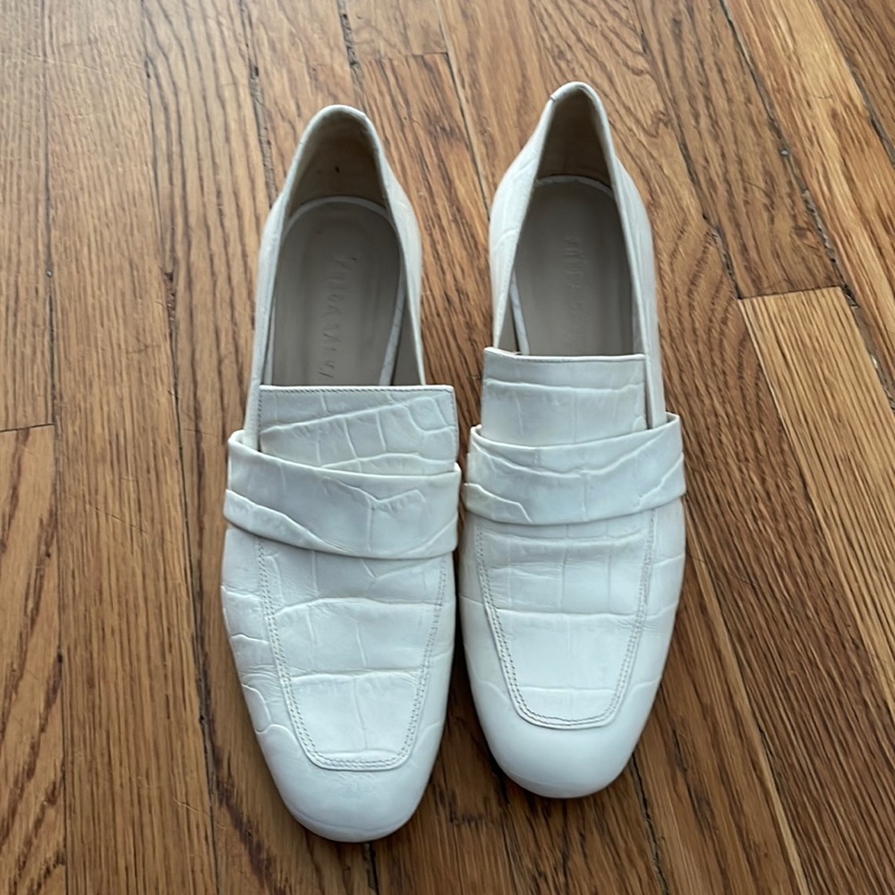 FREDA SALVADOR WHITE LOAFER